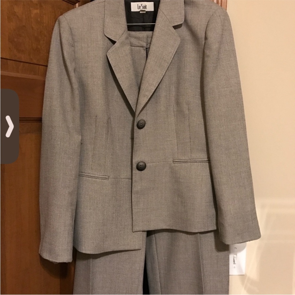 Le Suit Gray Classic Business Suit